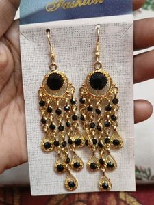 brand new beautiful black and gold earing...can go with both ethnic and western outfits