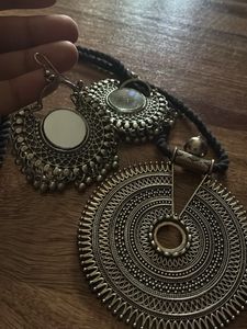 Black Metal Mirror Jewellery Set