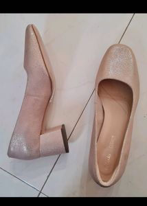 🔥PRICE DOWN 🔥Brand New Rosegold Clarks Pump Heel