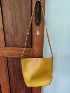 Mustard Yellow Sling Bag for Women🟡