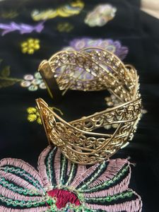 Gold Tone Openwork Bangle
