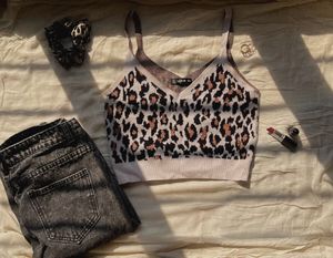 SHEIN-Cheetah Print Crop Top