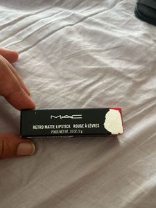 Mac retro Matte Lipstick In Ruby Woo