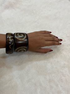 combo of 2 vintage brown bangles