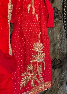 Red Embroidered boutique suit❤️🎀🦋