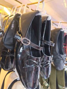 ' Black marry jane Patent Ballet Flats