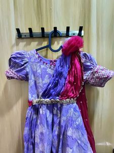 Girl&#39;s Ethnic Dress