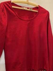 red Levi’s top for ladies