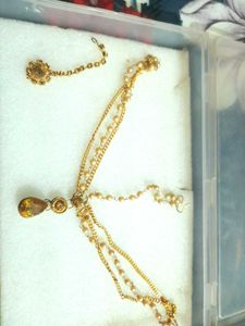 Set Of 2 Necklace And Two Maang Tikkas