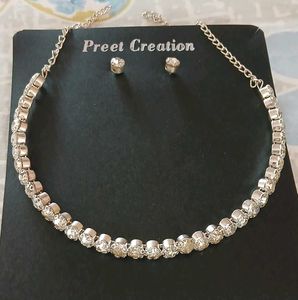 Elegant Crystal Choker Necklace & Stud Earrings Se