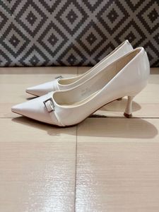 Elegant Patent White Pointed-Toe Heels
