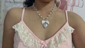 Handmade Beaded Necklace 🌸