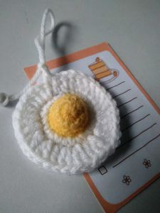 Sunny○Side○Up○Egg○Crochet○Keychain
