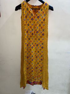 Rangriti Women Yellow Printed Kurti