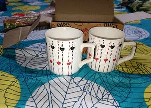 Set Of 2 Heart Print Coffee Mugs 🍺❤️🖤