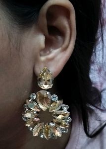 Golden Trendy Maangtika With Earring