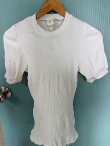H&M Tee Top For Women Free Size .