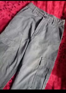 BEIGE AND OLIVE GREEN CARGOS (USED TWICE)