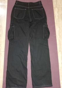 Black cargo jeans (NEWME)