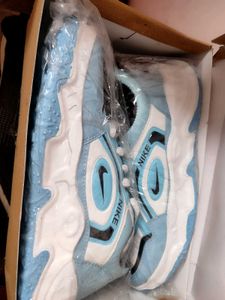 Nike Trend Sneakers( Size 6)