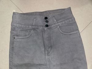 Grey High-Waisted Skinny Jeans