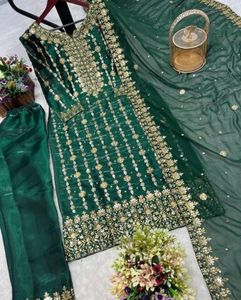 PAKISTANI  3 PIECE STYLISH KURTA SET