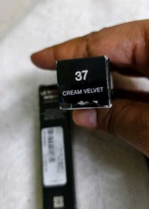 Givenchy - Creme Velvet - 37
