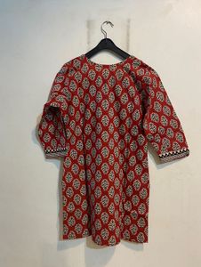 Maroon &amp; White Print Tunic
