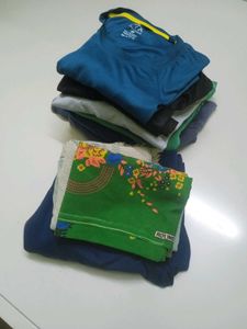 Contains mixture of brand t shirts