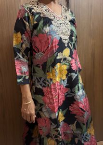 Women Black Kurta Set With Neck Work