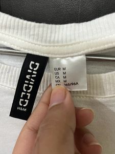 H&amp;M Tshirt/Top. Size-M