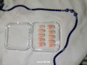 Handmade Costumized Press-On Nails with Bow Design