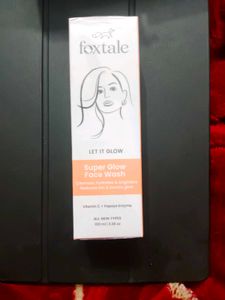 Foxtale Super Glow Face Wash