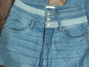 Stylish Light Wash Jeans