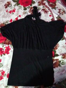 MEDIUM SIZE AND STRETCHABLE ALSO