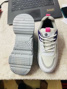 Trendy Sneakers For Girls/Womens