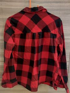 H&amp;M Red &amp; Black Flannel Button Up Shirt