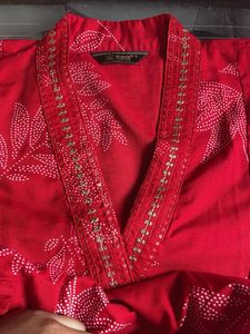 Elegant Red Floral Print Kurta Set