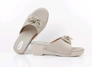 Sparkly Bow Slippers