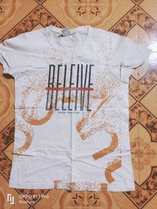 BEST 👍 White 🤍 Tshirt 😁👕 Size M