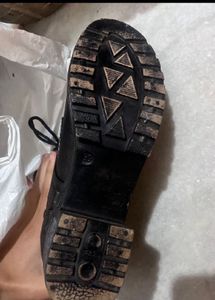 Black boots 🥾 1 time used only good condition