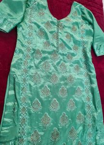 Beautiful Chinon Kurta Set With Sirowsky Work