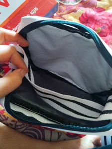 FAVIO White Crossbody Bag - New!