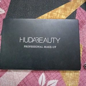 Huda Beauty Concealer Palette