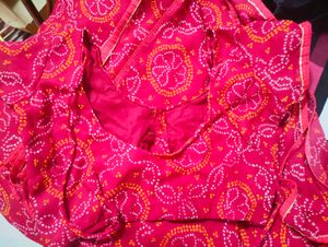 Bandhani Print Saree With Stitched Blouse