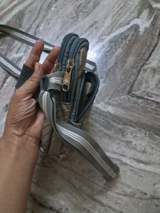 Mobile sling bagPouch