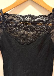 Lace Trim Long Sleeve Top