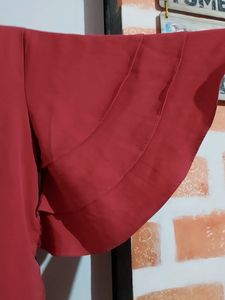Beautiful Sleeves Top ,clothe Is Very Good