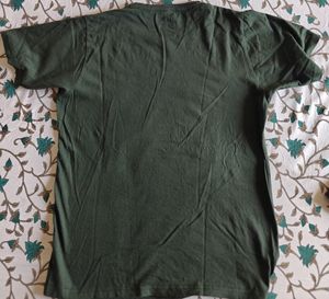 5 Men&#39;s Graphic T-Shirt Bundle - Size M