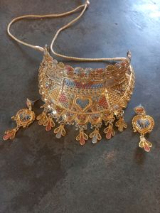 New Gold Pleated Nacklace Jewellery Set Pack Of 1